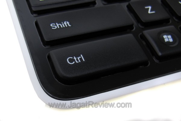 logitech_wireless_solar_keyboard_k750_edge