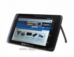 Archos 70 Internet Tablet dapat berdiri tegak dengan bantuan kaki penyangga di bagian belakang