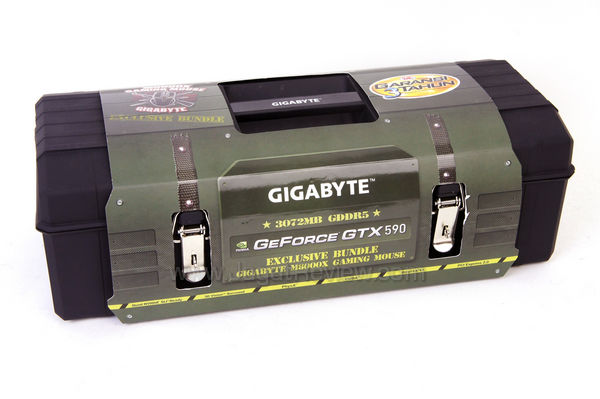 gigabyte gtx 590 front box