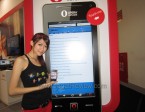Booth babes bersama JagatReview.com versi Mobile.