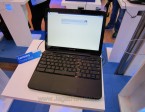 Samsung Chrome Book menggunakan sistem operasi Google Chrome. Netbook ini dilengkapi keyboard dengan layout berbeda untuk menyesuaikan dengan sistem operasi yang digunakan.