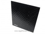 Lampu-lampu indikator ditempatkan Asus di sisi atas produk. Lampu tersebut akan menyala biru ketika router sedang beroperasi.