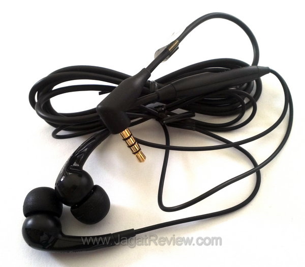 Xperia Neo - Earphone