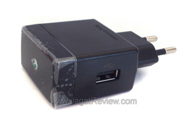 Sony Xperia Ion - Adapter