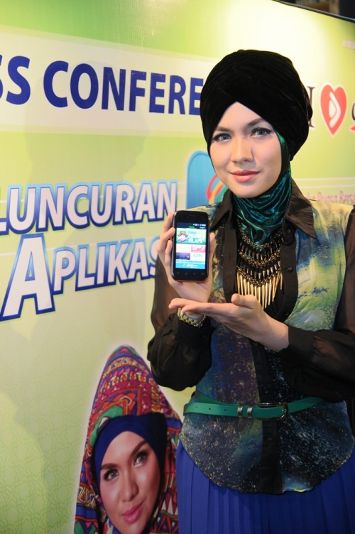 Vicky Shu, Brand Ambassador SPC Mobile dalam peluncuran SPC Store - Application Store for Mobile Phone dengan Konten Lokal Terbanyak