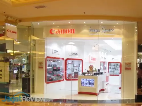 Image Square di atrium lt. 3 Mal Taman Anggrek.