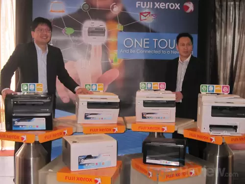 (Kiri) Vincent Sim, General Manager ASEAN Fuji Xerox Printer Channel & (Kanan) Teddy Susanto, Country Sales Manager Fuji Xerox Printer Channel Indonesia