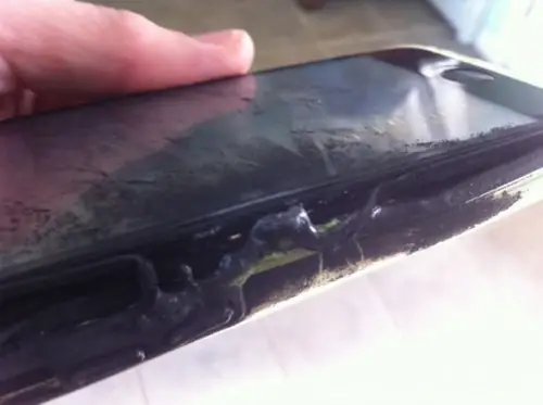 iPhone 5c yang terbakar