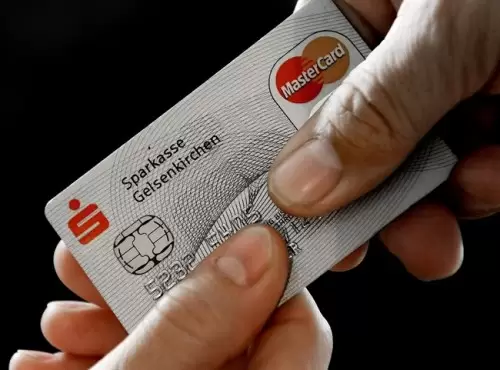 Salah satu kartu terbitan MasterCard yang sudah mengadopsi microchip.