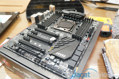 Hands-on Review & Overclocking Intel Core i7-5960X 'Haswell-E': 8-Core Monster 3 DSC09839s