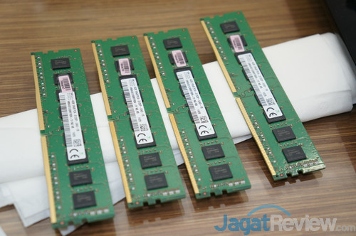 Hands-on Review & Overclocking Intel Core i7-5960X 'Haswell-E': 8-Core Monster 4 DSC09845s