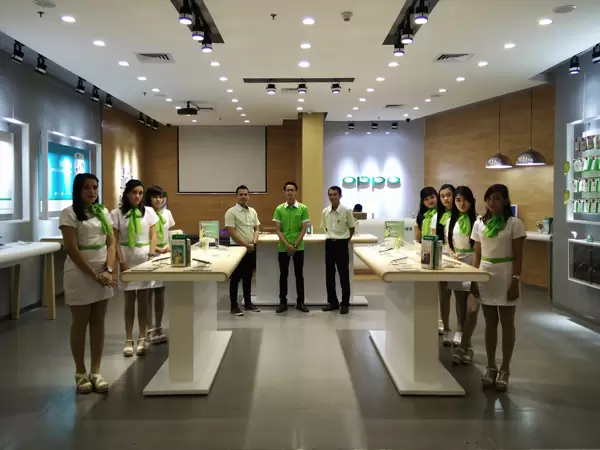 Oppo Online Store Staff OPPO Store 2.0 Siap Melayani Konsumen Lebih Dekat - Oppo Online Store