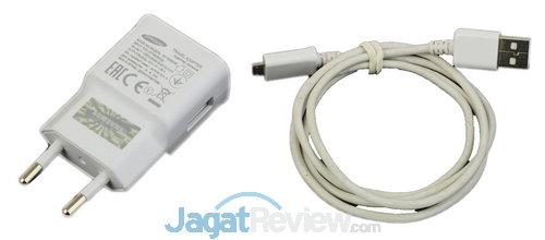 Charger dan kabel USB
