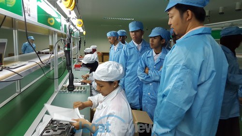 Mereka juga berkesempatan melihat langsung bagaimana Axioo merakit laptop