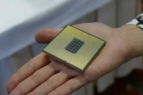 Sumber: James Niccolai - ComputerWorld