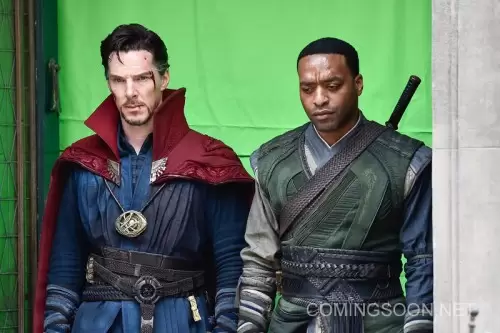 NEW YORK, NEW YORK - APRIL 02: Actors Benedict Cumberbatch (L) and Chiwetel Ejiofor are seen filming "Doctor Strange" on location on April 2, 2016 in New York City. (Photo by Michael Stewart/GC Images)