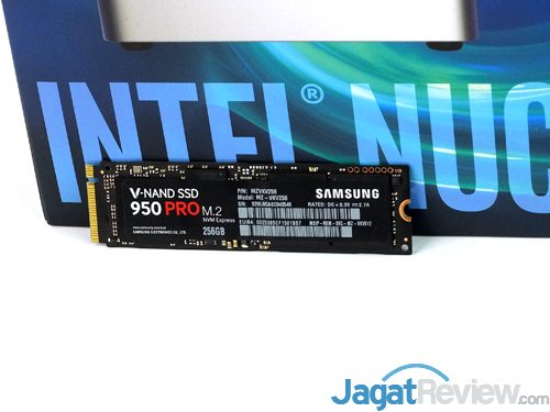 Intel NUC6i5SYH SSD