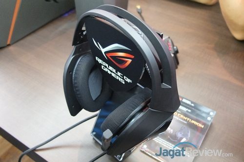 Berbagai Produk Komponen Baru di Booth Asus 10 Asus - Gaming Gear - HS Centurion