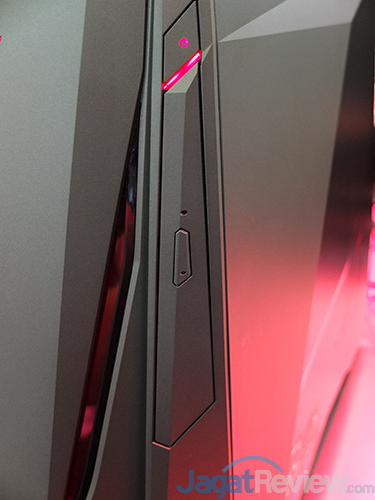 Computex 2016: Lebih Dekat dengan PC Gaming ASUS ROG GT51CA 5 Computex 2016 - ASUS ROG GT51CA 05