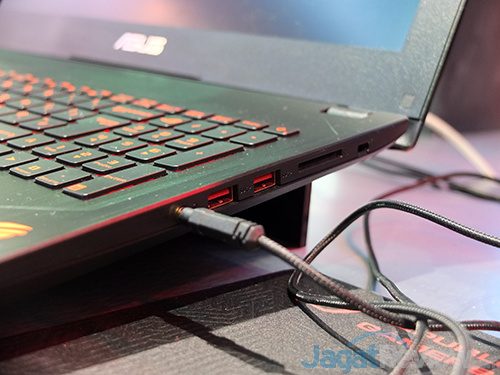 Computex 2016: Mengenal Varian Notebook Gaming ASUS ROG STRIX 3 Computex 2016 - ASUS ROG STRIX GL502 01