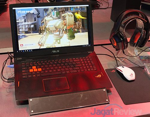 Computex 2016: Mengenal Varian Notebook Gaming ASUS ROG STRIX 5 Computex 2016 - ASUS ROG STRIX GL702VT 01