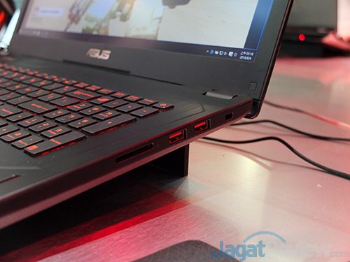 Computex 2016: Mengenal Varian Notebook Gaming ASUS ROG STRIX 7 Computex 2016 - ASUS ROG STRIX GL702VT 03