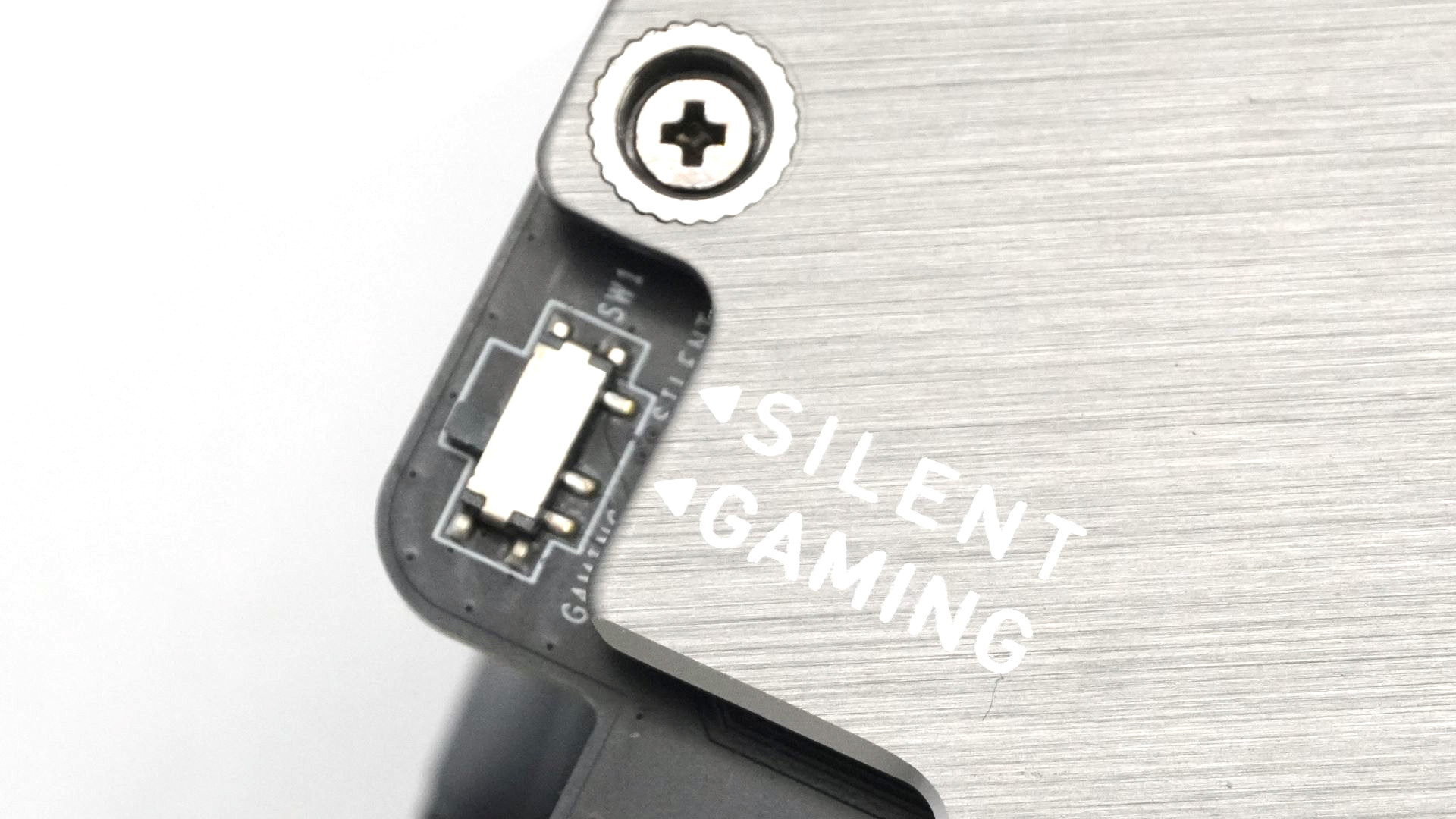 Review MSI GeForce RTX 3080 Ti SUPRIM X 12G 40 DualBIOS DSC01116S