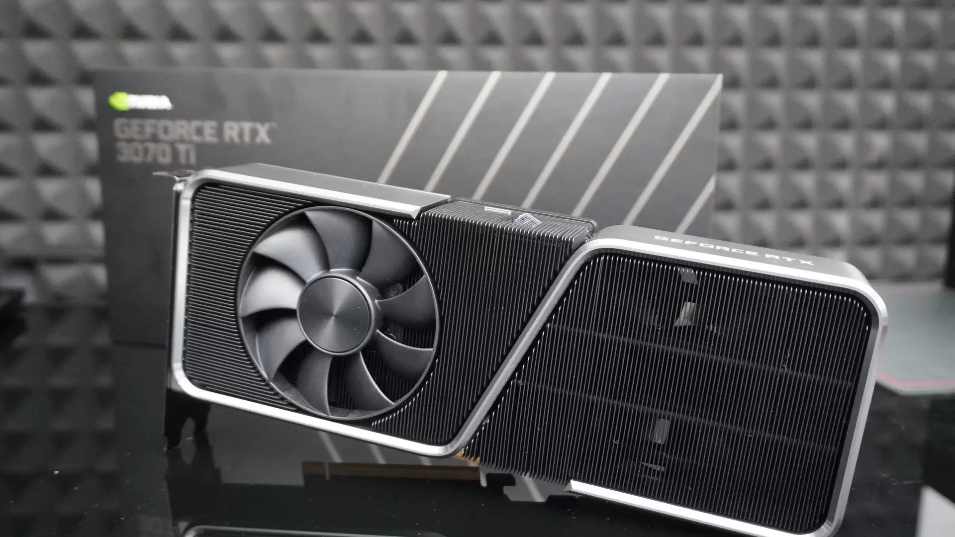 Review GeForce RTX 3070 Ti (Founders Edition) : GA104 dengan 8GB GDDR6X 13 FOTO 3070Ti 04