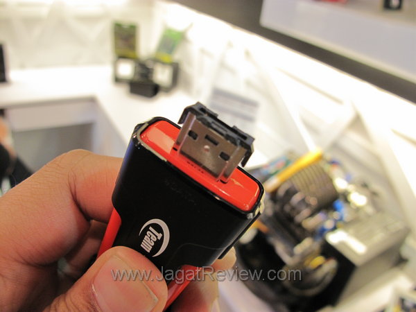 X092 eSATA USB 1