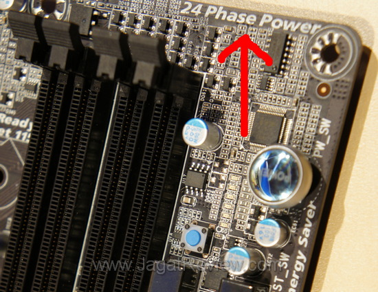 Gigabyte P67A-UD7 menggunakan 24 phase VRM