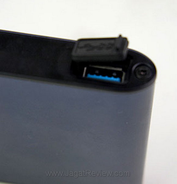 Silicon-Power-Armor-A80-posisi-slot-usb Silicon Power Armor A80 posisi slot usb