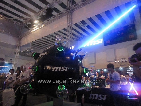 msi moa 2010 closer 008