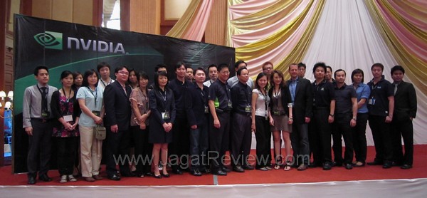 Staff dan partner NVIDIA berfoto bersama