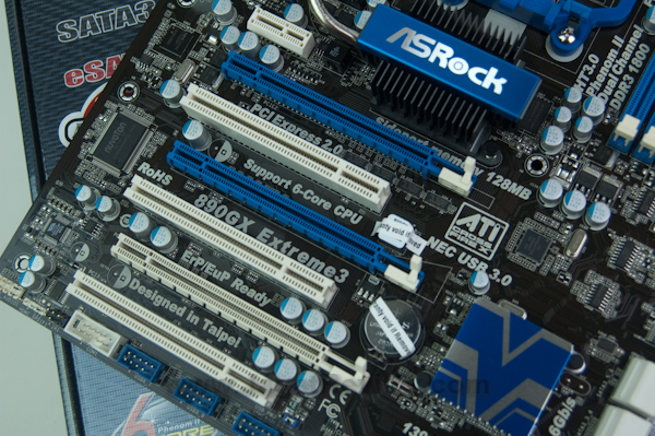 Asrock890GX Extreme3 PCI E