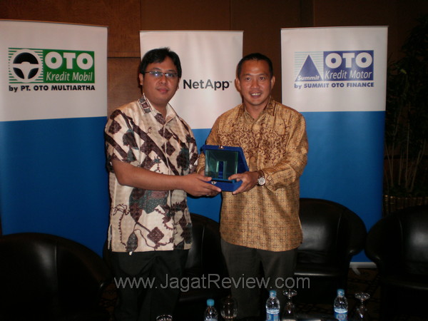 Solusi Storage NetApp Pada Infrastruktur Baru Summit Auto Group 6 PA050132