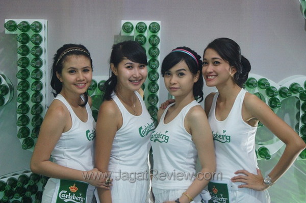 booth babes carlsberg4