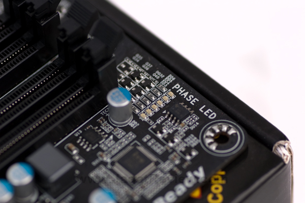 GigabyteP67A UD4 PhaseLed