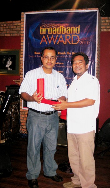 [PR] ’smartfren’ Raih Penghargaan Gadget Award dan Broadband Award 2010