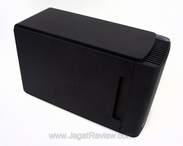 Buffalo LinkStation Duo Pro Tampak Samping Buffalo LinkStation Duo Pro Tampak Samping