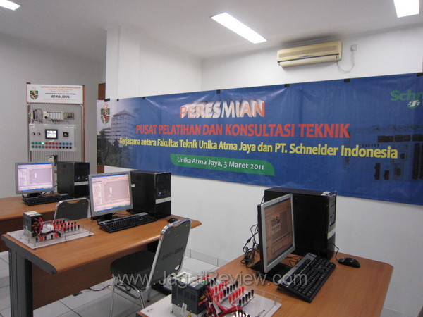 Schneider Electric Buka Training Center di Unika Atma Jaya 6 IMG 6800 R