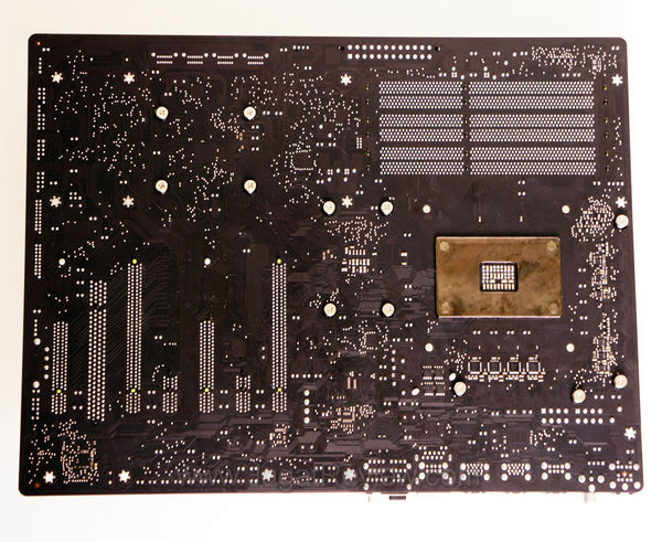 gigabyte g1 assassin board bottom view