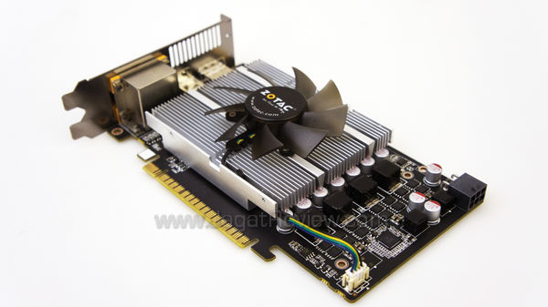 zotac gtx 550 ti amp heatsink inside detail 1