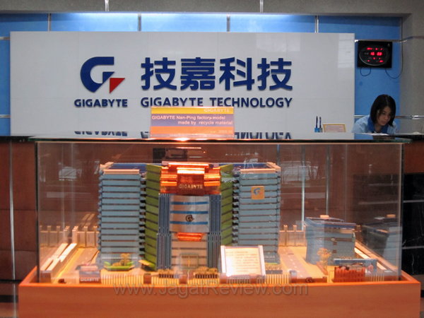 02. Miniatur Pabrik Gigabyte