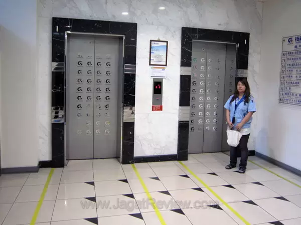 06. Pintu pertama untuk menuju pabrik 06. Pintu pertama untuk menuju pabrik