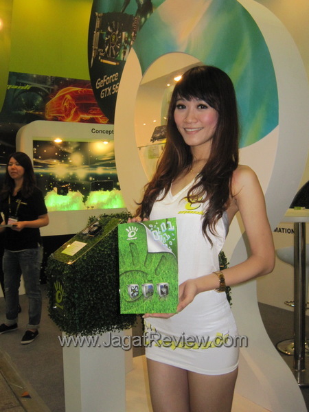 Booth babes manli