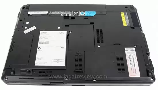 Fujitsu Lifebook SH561 8