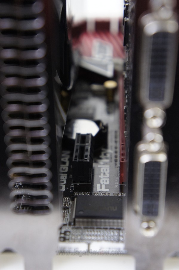 SONY DSC MultiGPU ClearanceBetweenCard