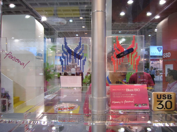 Silicon Power Blaze Flash Disk Blue is Cold Red is Hot