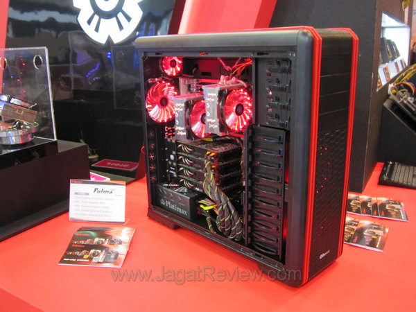 computex2011 13 2 Enermax Fulmo GT Inside Look w EVGA SR 2 4x NVIDIA GTX 480