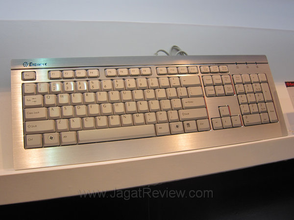 computex2011 24 Enermax Aurora Lite